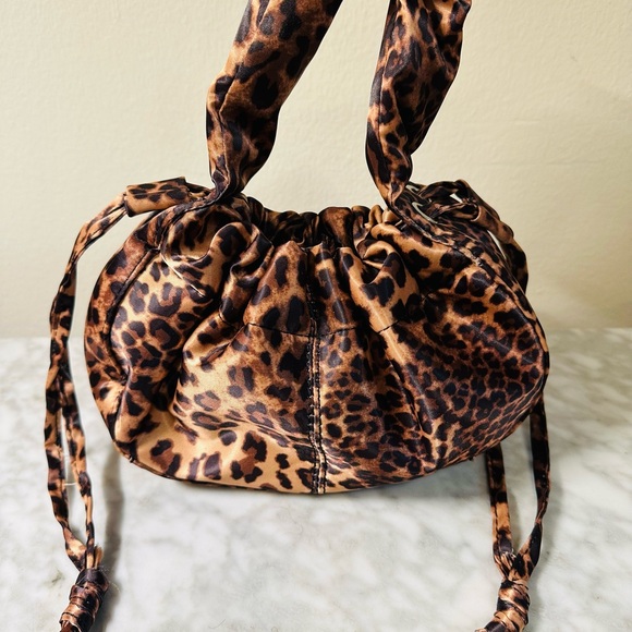 Topshop Giulia Animal Print Handbag - Picture 5 of 6